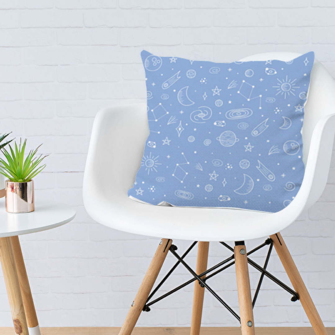 Cojín Reversible con relleno "Hasta el infinito y más allá"