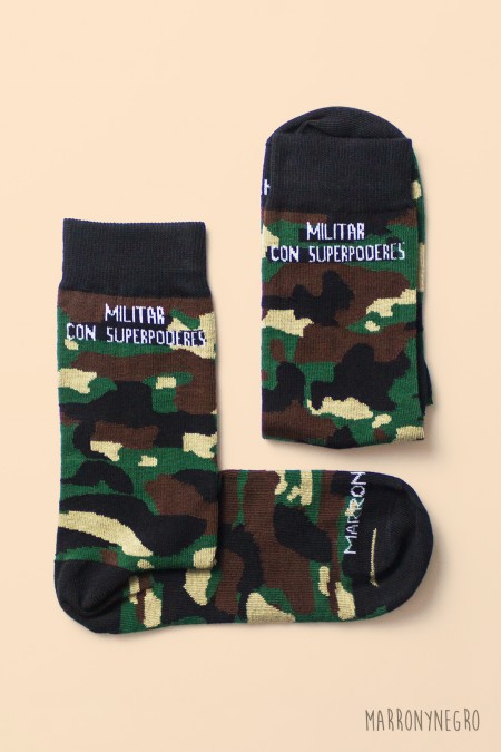 Calcetines para militares. Militar con superpoderes