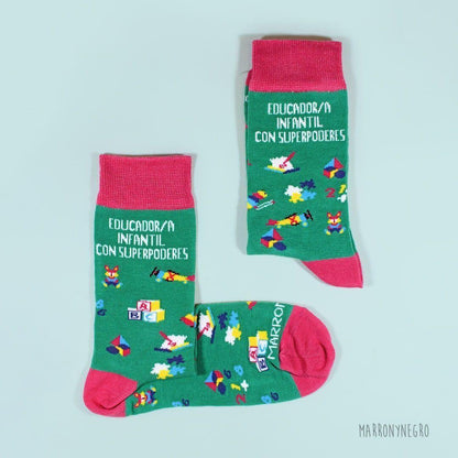 Pack 2 calcetines Educando con el corazón + Educador/a Infantil con superpoderes