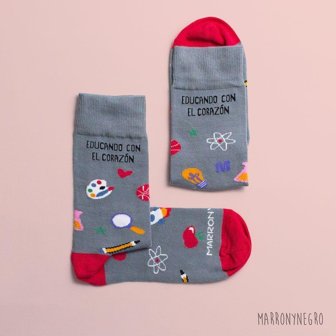 Pack 2 calcetines Educando con el corazón + Profe con superpoderes