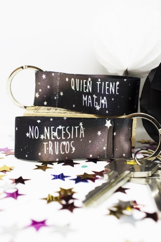 Llavero Quien tiene magia no necesita trucos