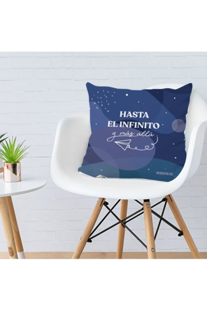 Cojín Reversible con relleno "Hasta el infinito y más allá"