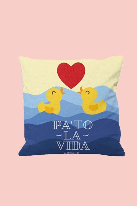 Cojín Reversible con relleno "Pa´To La Vida"