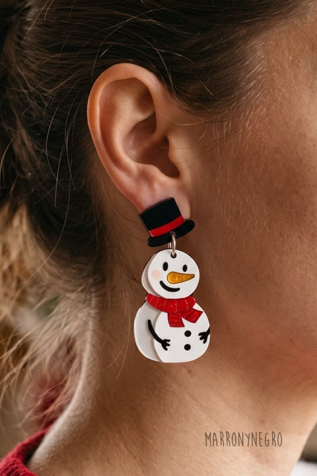 Pendientes Metacrilato Muñeco de Nieve en modelo
