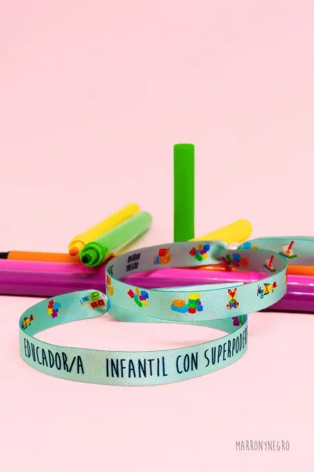 Pulsera Educador/a Infantil con superpoderes