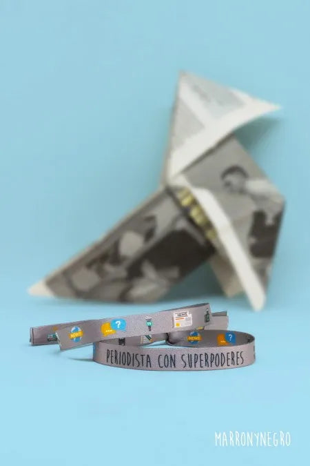 Pulsera Periodista con superpoderes
