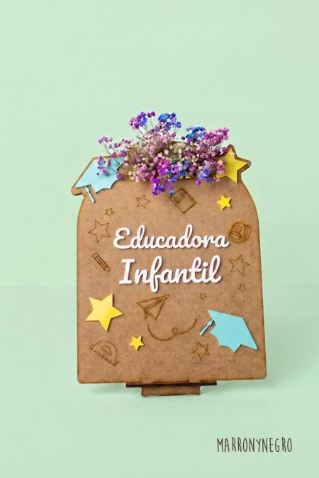 Recuerdo Clase Educadora Infantil con superpoderes con Flores