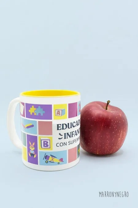 Taza Educadora Infantil con superpoderes