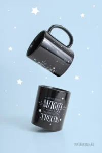 Producto: Taza Quien tiene magia no necesita trucos - Marronynegro