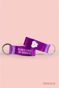 Producto: Llavero Higienista Dental con superpoderes - Marronynegro
