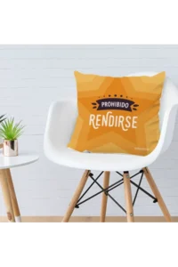 Producto: Cojín reversible con relleno «Prohibido rendirse» - Marronynegro