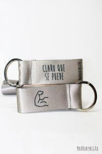 Producto: Llavero Claro que se puede - Marronynegro