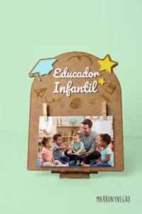 Producto: Portafotos Educador Infantil con superpoderes - Marronynegro