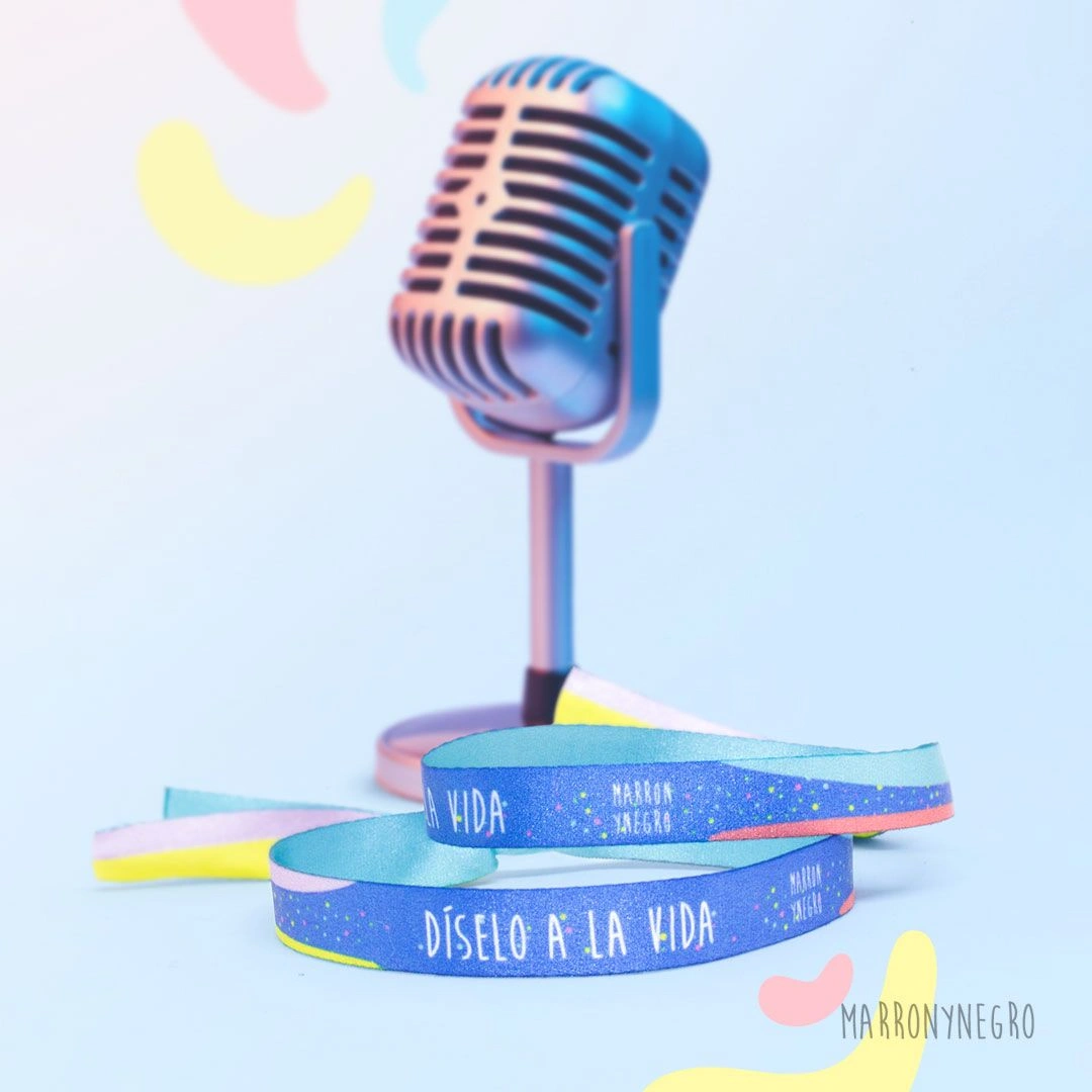 pulsera con la frase 'díselo a la vida' 